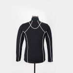 Men merino wool top with contrast color flatlock seam